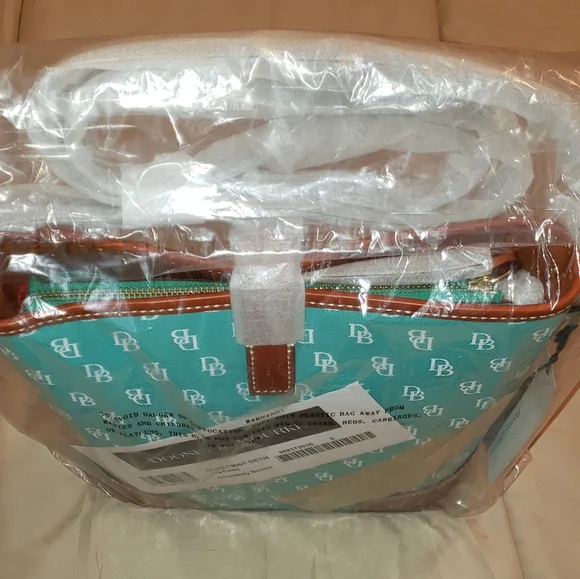 NWT Dooney and Bourke "Gretta" Crossbody Bucket Bag Color Sea Foam - Picture 10 of 12